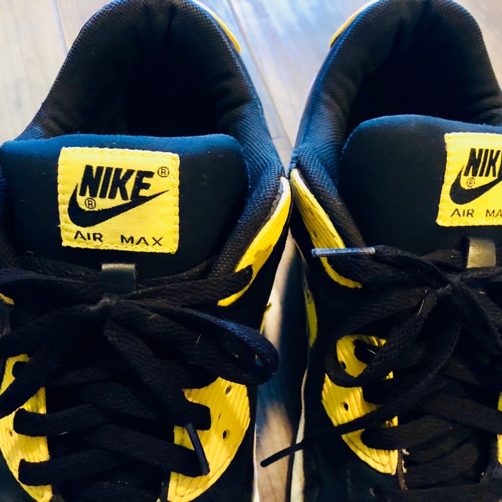 EXCLUSIVE AIR MAX 90 - GLOW IN THE DARK!!!